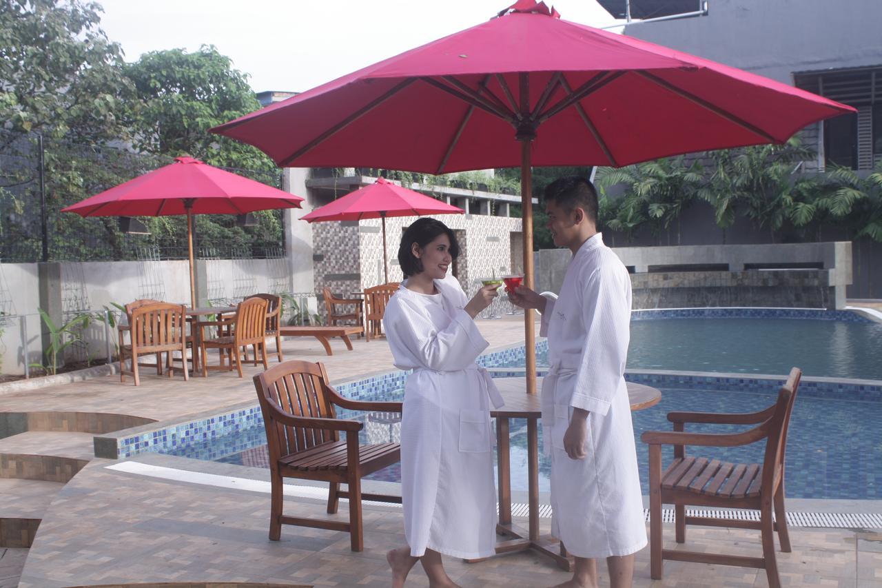 Metland Hotel Bekasi Buitenkant foto